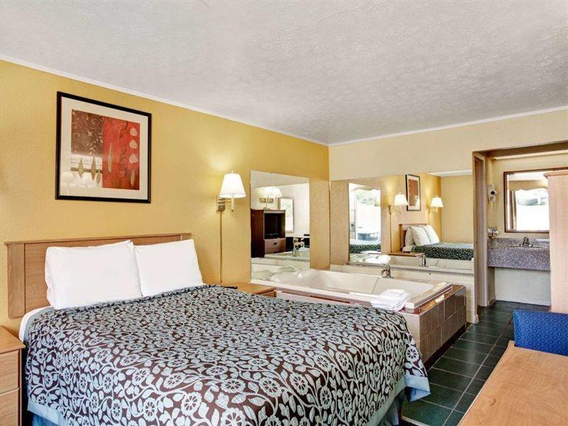 Days Inn By Wyndham Knoxville West Eksteriør billede