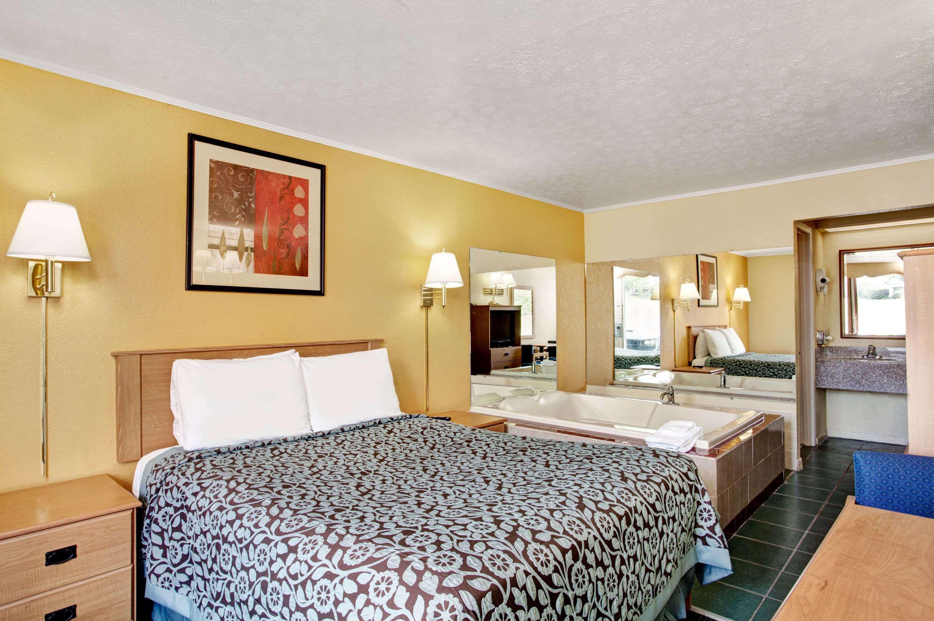 Days Inn By Wyndham Knoxville West Eksteriør billede