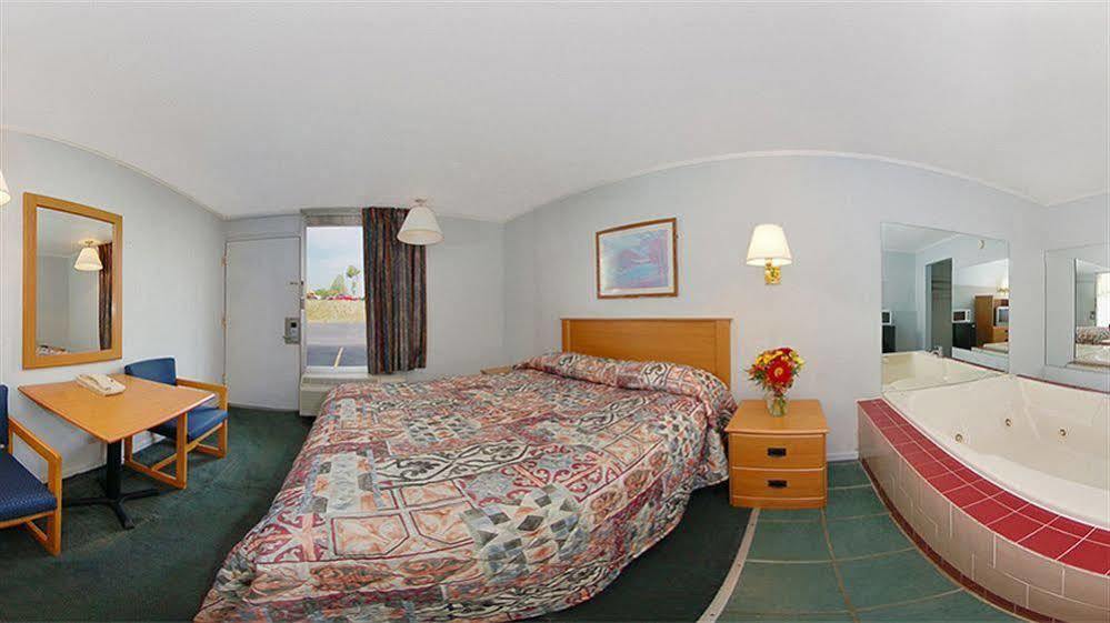 Days Inn By Wyndham Knoxville West Eksteriør billede